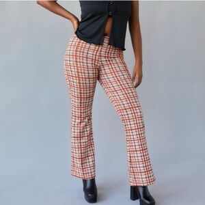 💕 URBAN OUTFITTER Bryn high rise plaid pull on flare pant size M, stretch